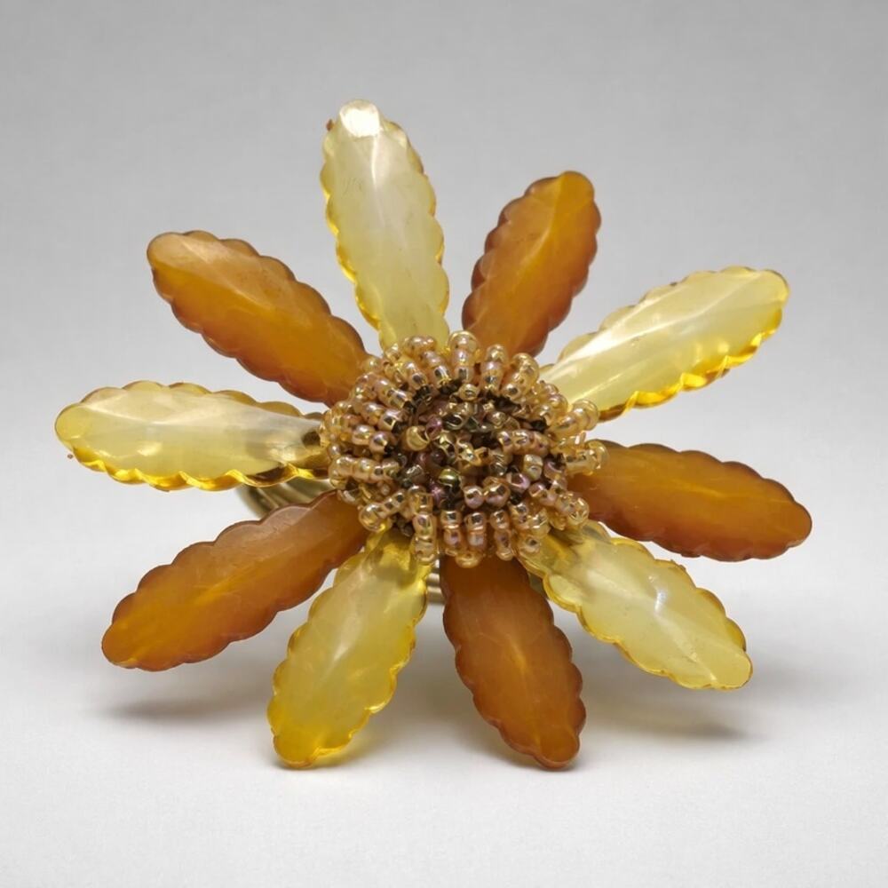 Vintage Amber Lucite Flower Napkin Rings Set of‎ 9 Retro Daisy Table Decor